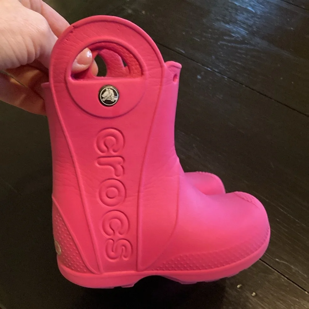 Girls Crocs pink water boots size 7 - Picture 3 of 9